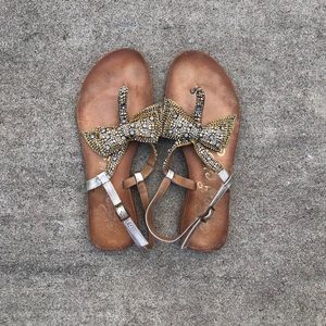 Rhinestone Bow Sandals 😍